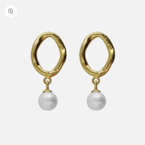 Pendientes largos con perla en plata de ley con baño de oro 18k