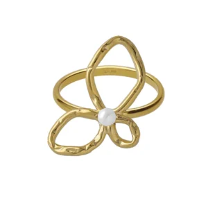 Anillo ajustable diseño hoja con perla en plata de ley con baño de oro 18K