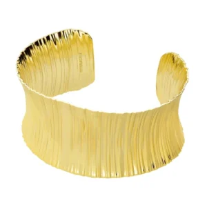Brazalete diseño con textura en bronce con baño de oro 18k