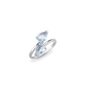 Anillo diseño cruzado con dos circonitas azul aguamarina talla lágrima en plata de ley con baño de rodio
