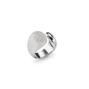 Anillo diseño abierto con circonitas en plata de ley con baño de rodio